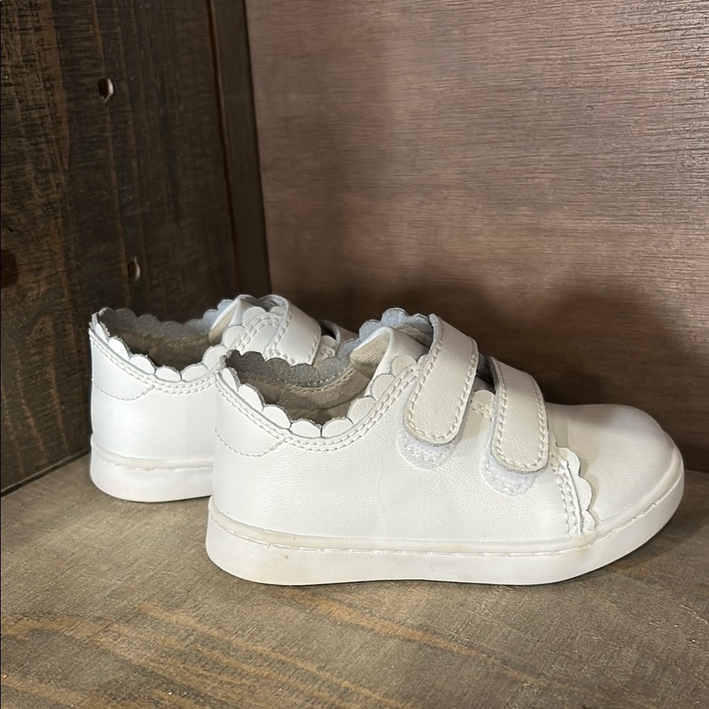 L'Amour White Minimalist Velcro Sneakers